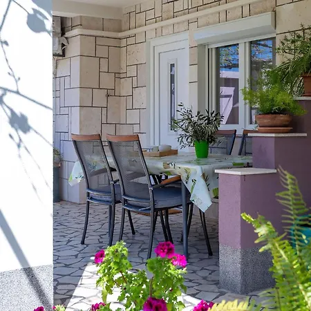 Perka Nr 1 In Der Nähe Von Und Apartment
